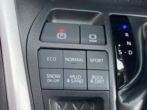 Used 2025 Toyota RAV4 XLE w/ Weather Package image 34