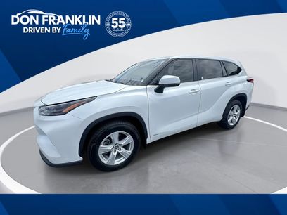 Used 2023 Toyota Highlander LE