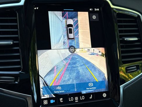 Used 2025 Volvo XC90 B6 Ultra image 27