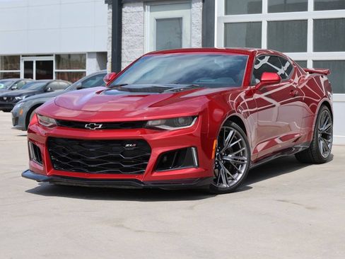 Used 2022 Chevrolet Camaro ZL1 RWD image 3