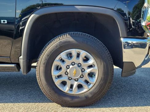 Certified 2025 Chevrolet Silverado 2500 LTZ w/ LTZ Convenience Package AWD/4WD image 6