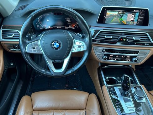 Used 2020 BMW 740i w/ Premium Package image 14