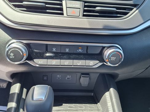 New 2026 Nissan Altima 2.5 SR FWD image 10
