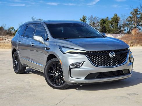 Used 2023 Buick Enclave Avenir w/ Avenir Technology Package image 1