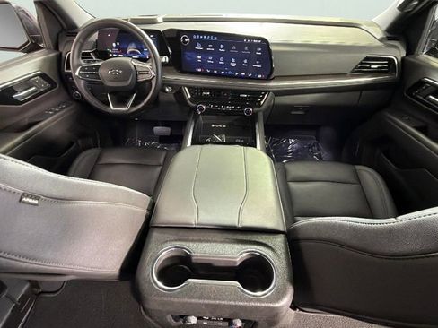 Certified 2025 Chevrolet Suburban Z71 AWD/4WD image 32