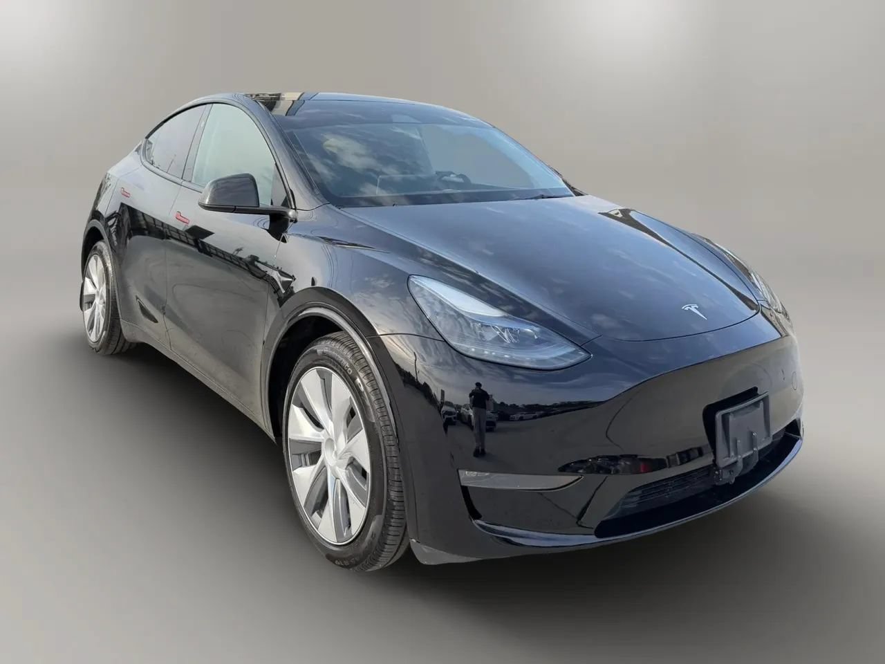 Used 2023 Tesla Model Y AWD image 3