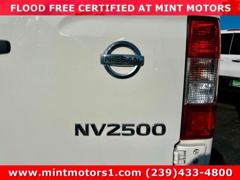 Used 2021 Nissan NV 2500 SV image 25