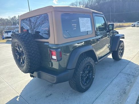 Used 2022 Jeep Wrangler Willys image 6