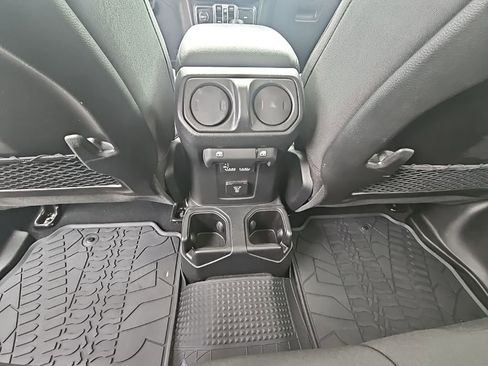 Used 2024 Jeep Gladiator Mojave w/ Safety Group image 15