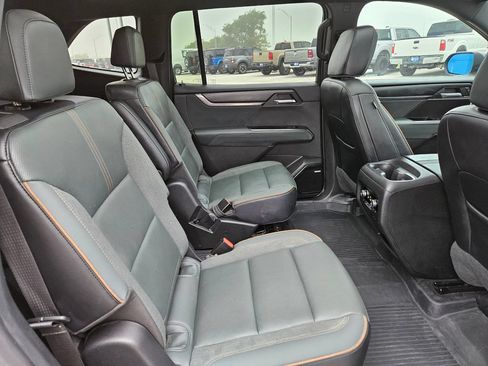 Used 2024 GMC Acadia AT4 w/ Luxury Package AWD/4WD image 31