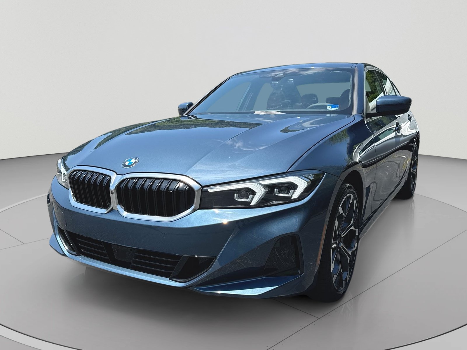 New 2026 BMW 330i xDrive Sedan w/ Premium Package AWD/4WD image 5