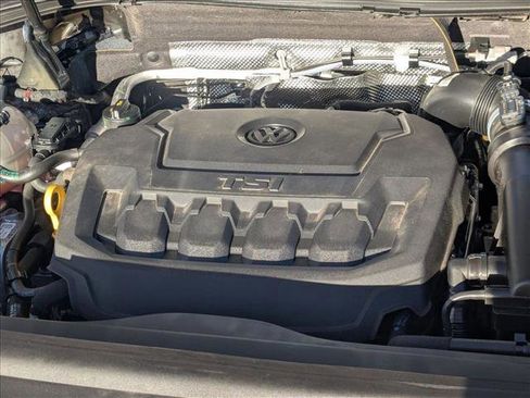 Used 2022 Volkswagen Tiguan SE image 22