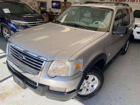 Used 2007 Ford Explorer XLT image 9