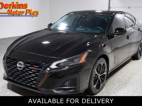 Used 2023 Nissan Altima 2.5 SR FWD image 1