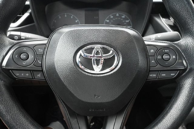 Used 2025 Toyota Corolla LE FWD image 35