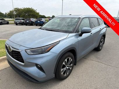 Used 2022 Toyota Highlander XLE