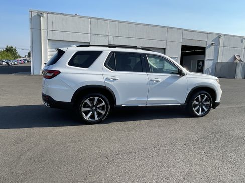 Used 2025 Honda Pilot Elite image 6