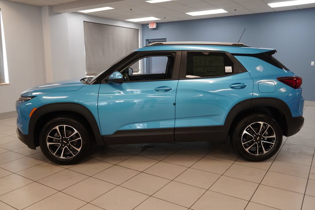 New 2026 Chevrolet TrailBlazer LT w/ LT Cold Weather Package AWD/4WD image 2