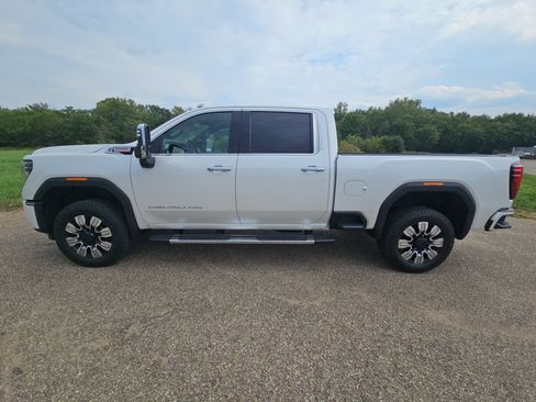 Used 2024 GMC Sierra 2500 Denali w/ Denali Reserve Package AWD/4WD image 9