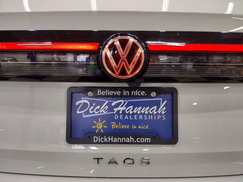 New 2025 Volkswagen Taos SE image 15