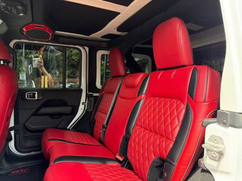 Used 2018 Jeep Wrangler Unlimited Sahara w/ Uconnect 4C Nav & Sound Group AWD/4WD image 14