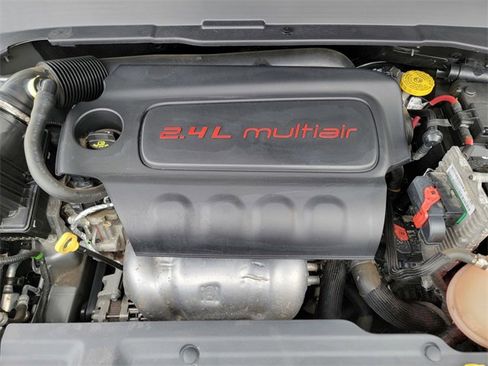 Certified 2018 Jeep Compass Latitude image 40