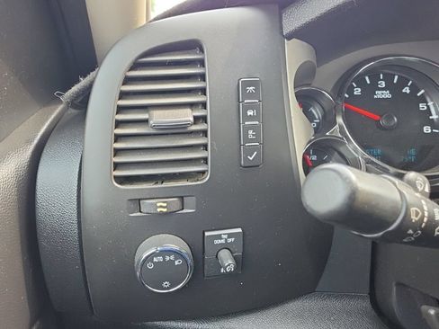Used 2010 Chevrolet Silverado 3500 LT w/ Interior Plus Package AWD/4WD image 7