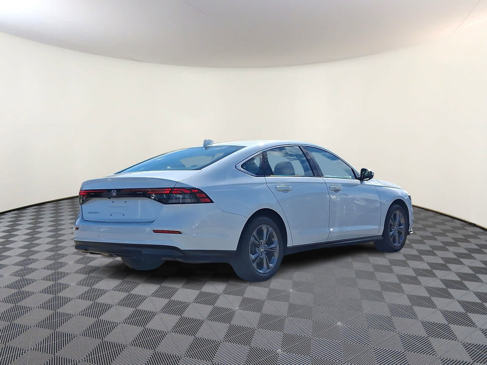 Used 2024 Honda Accord EX image 5