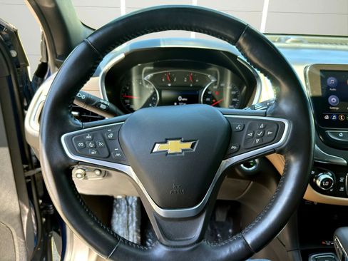 Used 2022 Chevrolet Equinox Premier AWD/4WD image 16
