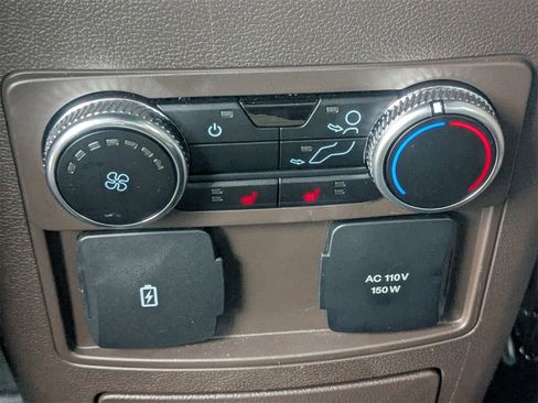 Used 2023 Ford Explorer King Ranch w/ Technology Package image 16