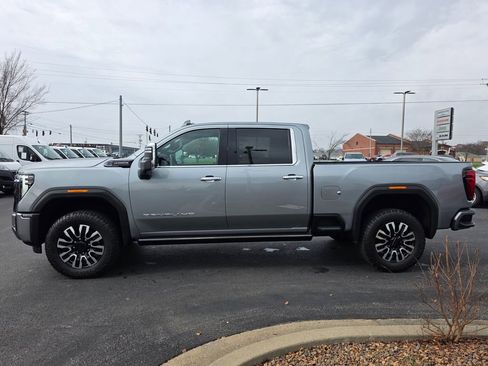 Used 2024 GMC Sierra 2500 Denali Ultimate image 8