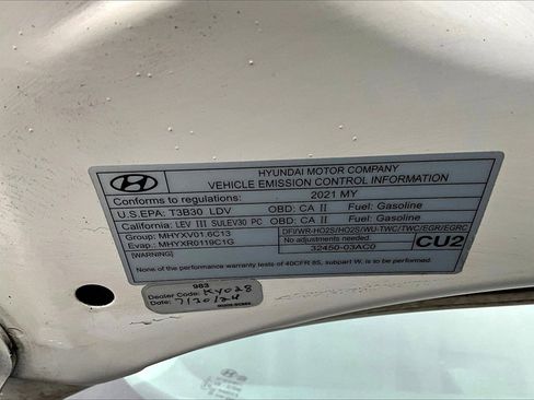 Used 2021 Hyundai Elantra Limited image 34