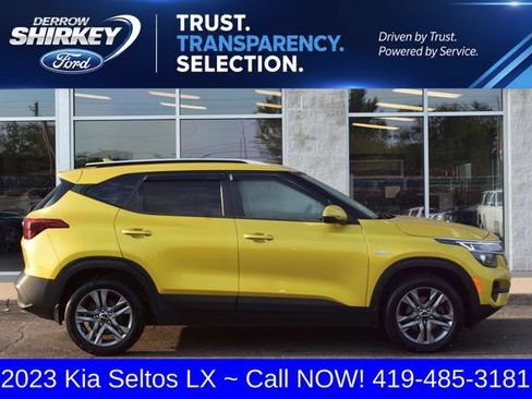 Used 2023 Kia Seltos LX AWD/4WD image 3