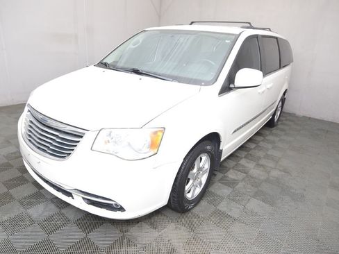 Used 2012 Chrysler Town & Country Touring image 1