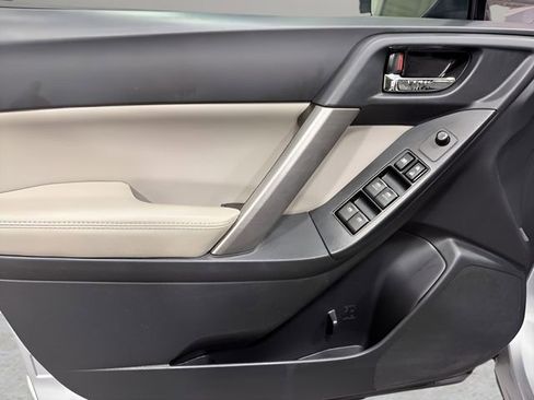 Used 2017 Subaru Forester 2.5i Limited w/ Popular Package #2 image 9