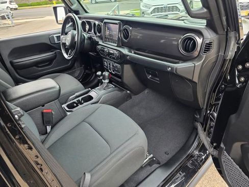 Used 2021 Jeep Gladiator Sport AWD/4WD image 9