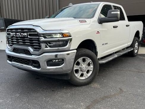 Used 2025 RAM 2500 Big Horn AWD/4WD image 1