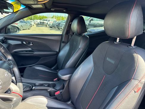 Used 2019 Hyundai Veloster 2.0 Premium FWD image 22