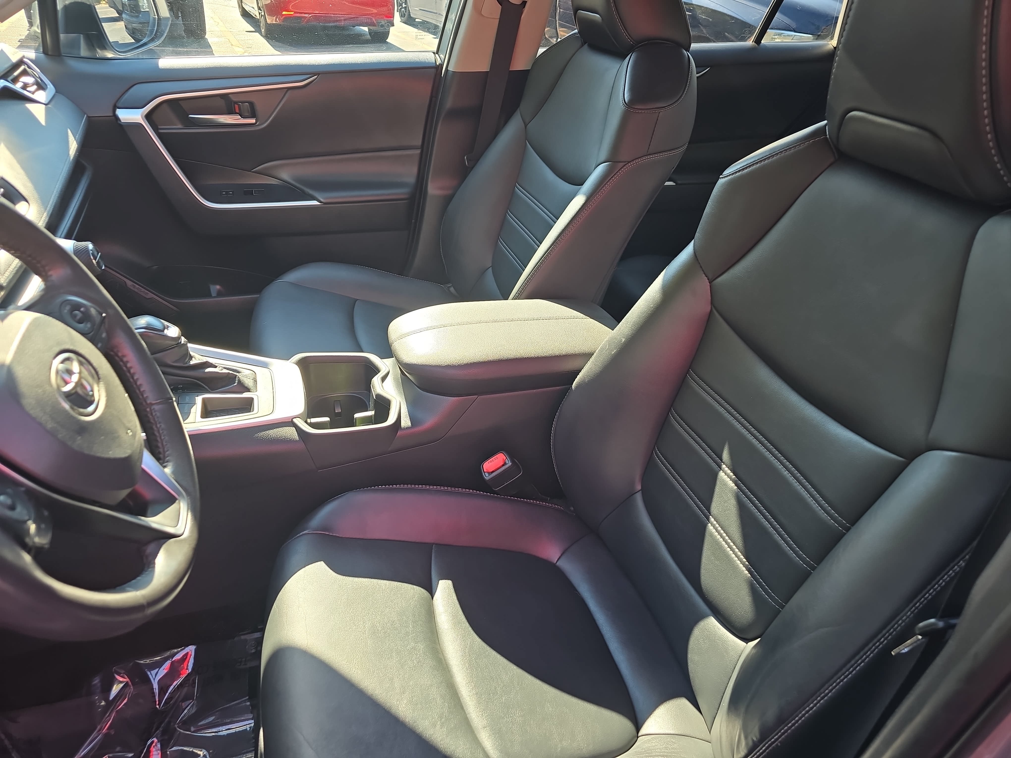 Used 2022 Toyota RAV4 XLE Premium FWD image 14