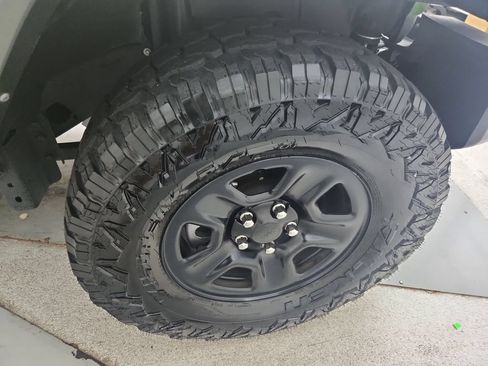 Certified 2025 Jeep Wrangler Sport AWD/4WD image 36