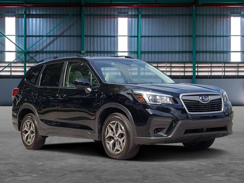 Used 2020 Subaru Forester Premium AWD/4WD image 6