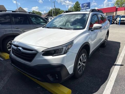 Used 2022 Subaru Outback Premium AWD/4WD image 1