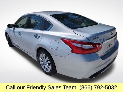 Used 2017 Nissan Altima 2.5 S FWD image 3