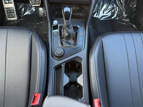 Certified 2023 Volkswagen Tiguan SE R-Line image 25