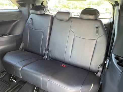 Used 2026 Toyota Sienna Platinum AWD/4WD image 16