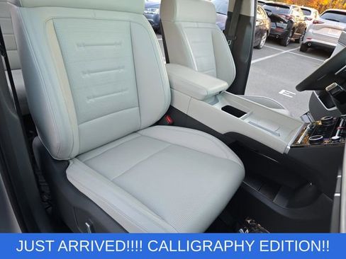 Used 2024 Hyundai Santa Fe Calligraphy AWD/4WD image 10