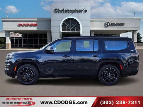 Used 2023 Jeep Grand Wagoneer Series III w/ Rear Seat Video Group 1 AWD/4WD image 6