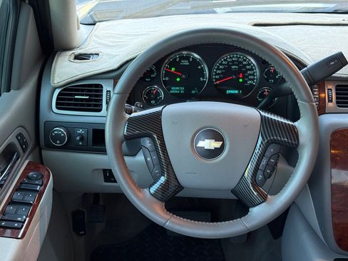 Used 2010 Chevrolet Silverado 2500 LTZ w/ Convenience Package image 21