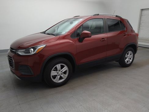 Used 2022 Chevrolet Trax LT w/ Driver Confidence Package AWD/4WD image 2