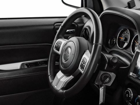 Used 2017 Jeep Compass High Altitude AWD/4WD image 10